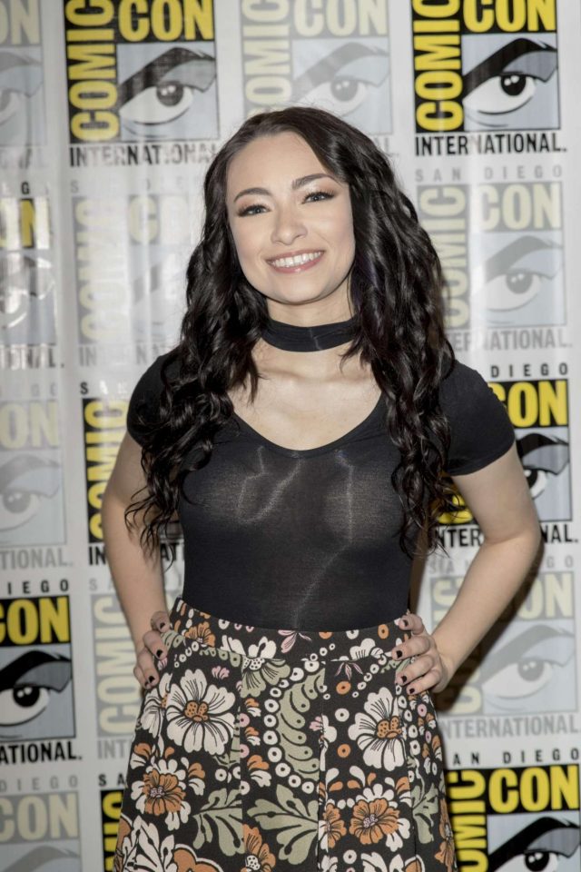 Jodelle Ferland nipples