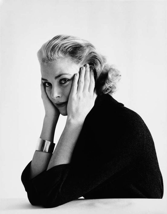 Марк Шоу (Mark Shaw) - Grace Kelly, Head Resting in Hands, 1954