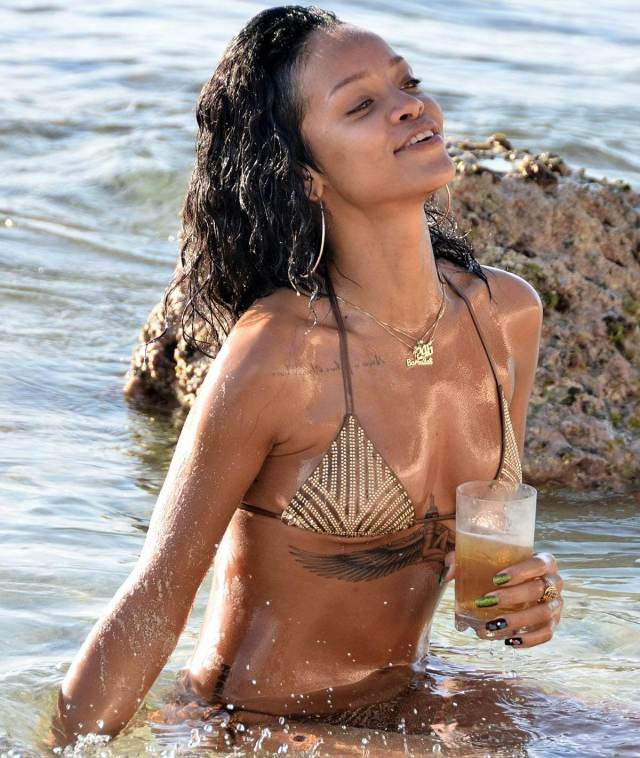 rihanna awesome