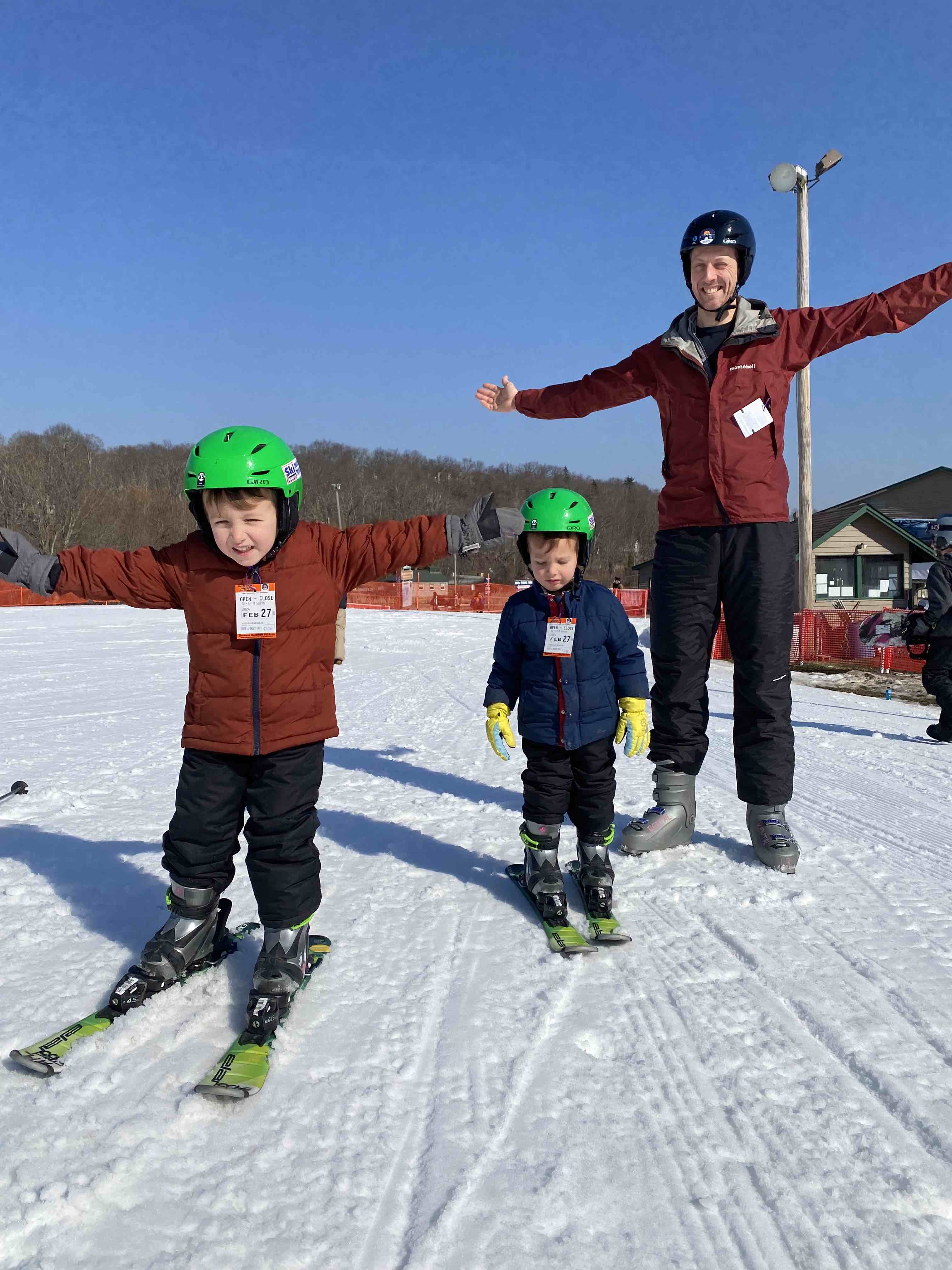 5 and 3 year old boys learning to ski