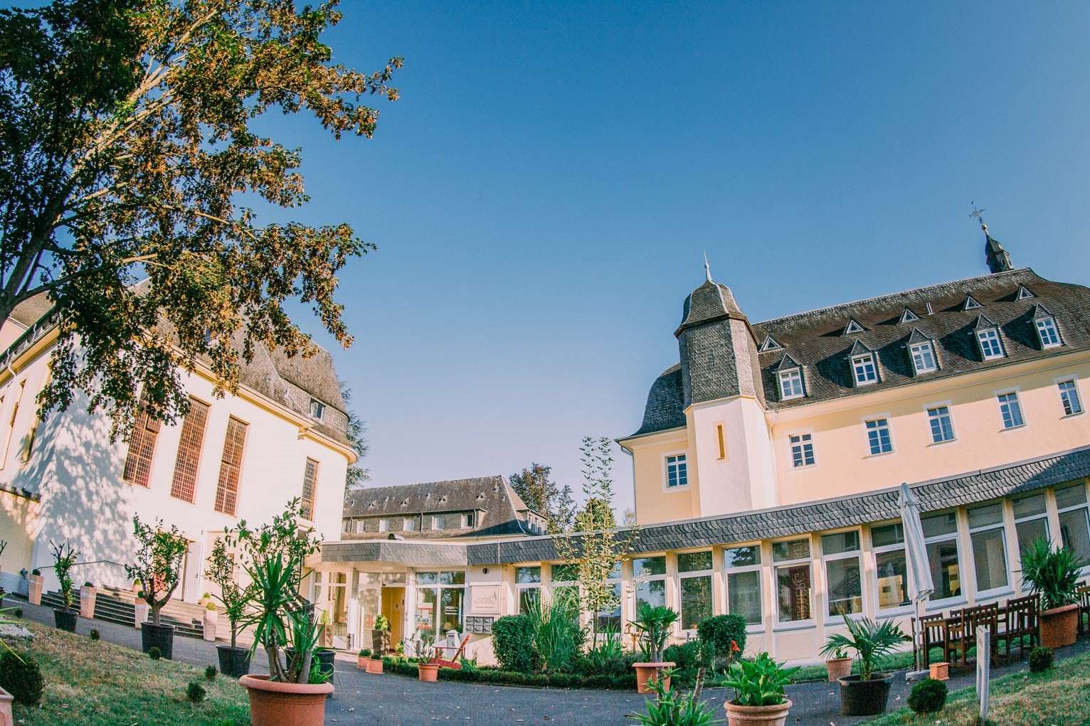 CAREA Schlosshotel Domäne Walberberg - Hochzeitslocations in Bornheim