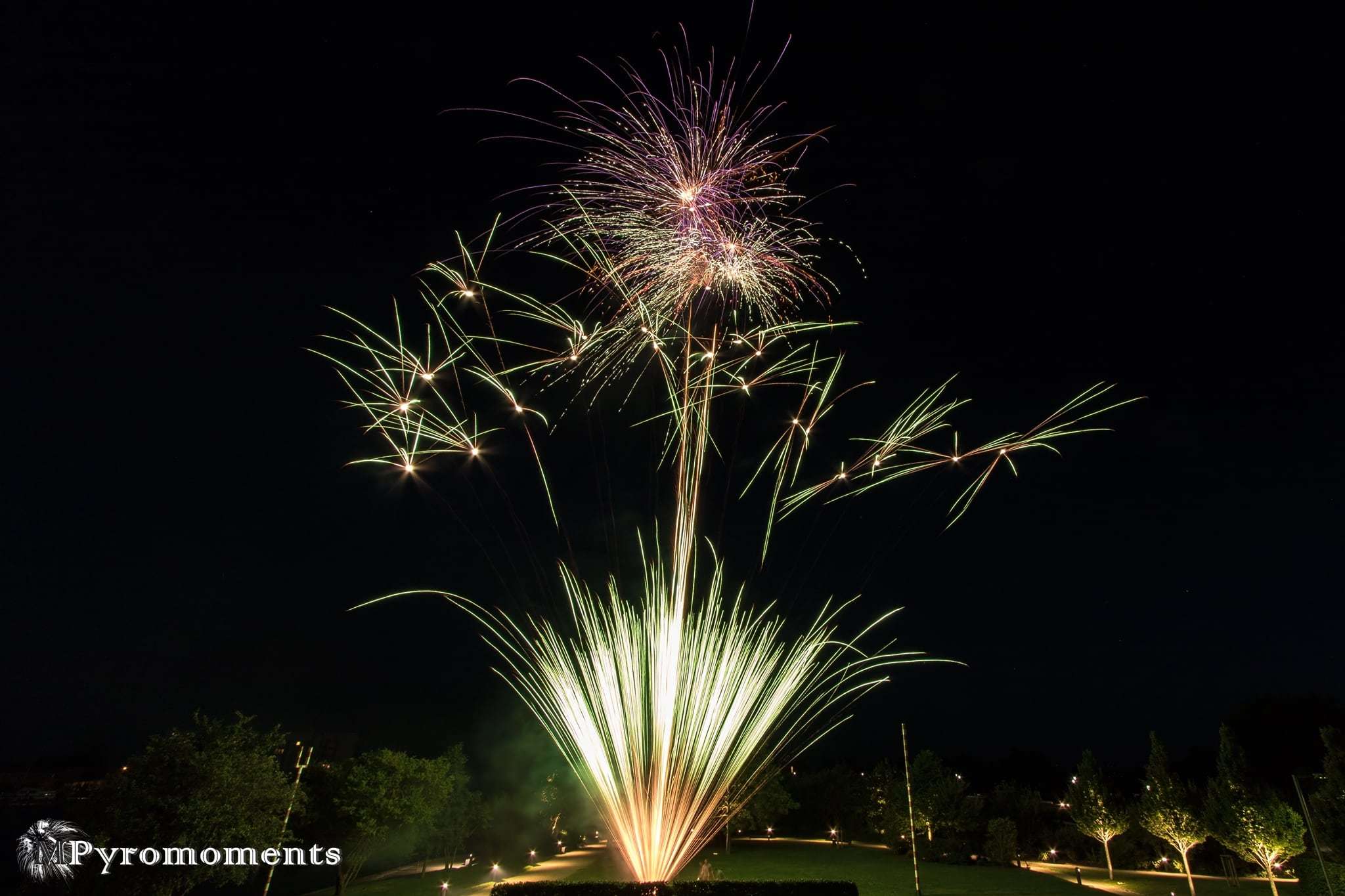 Emder Feuerwerk - high-light-eff - Unterhaltung in Emden