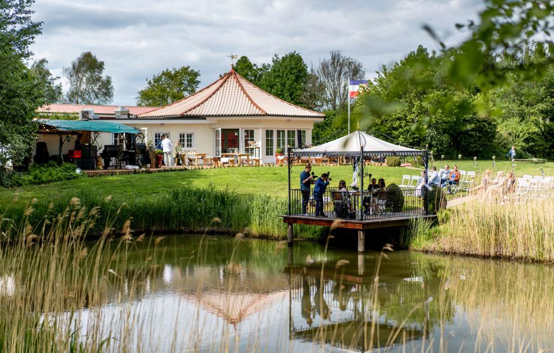 Alte Ziegelei Pavillon RaaBesenbek Hochzeitsportal24