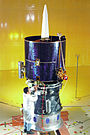 Lunar Prospector во время подготовки к полёту