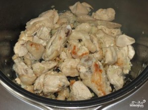 Тушеная курица с картофелем в мультиварке - фото шаг 3