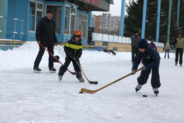 Small hockey players