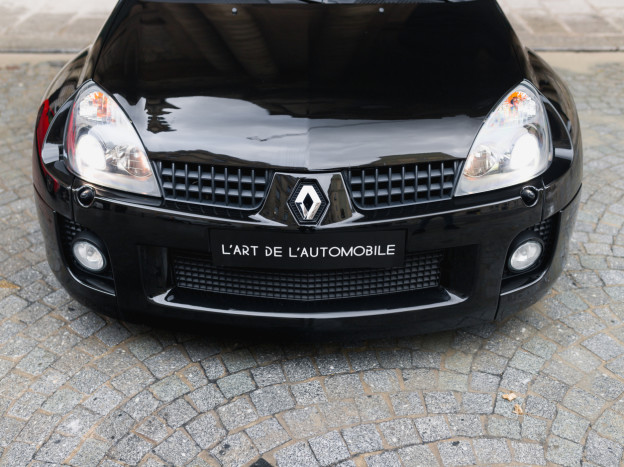 Qui veut acheter une Renault Clio V6 Phase 2, l'une des Renault les plus  légendaires