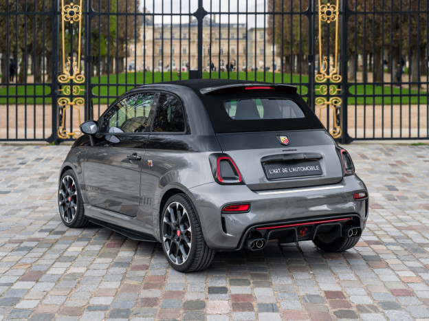 L'art de l'automobile  Abarth 595 Competizione *Full carbon*