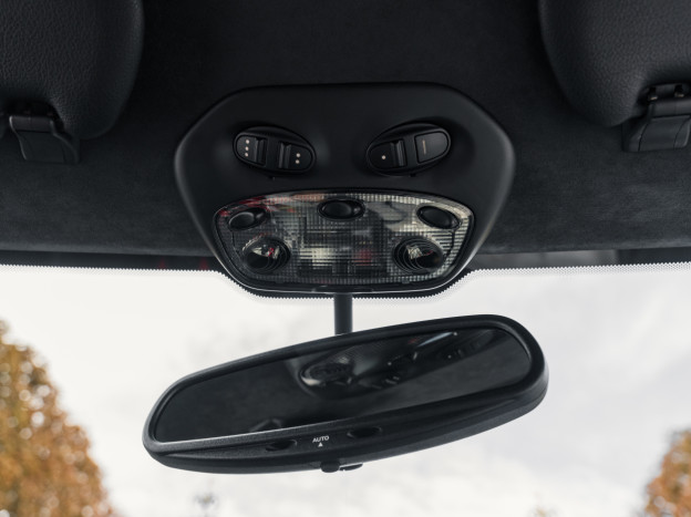 Z703axbqfzu240riahe1