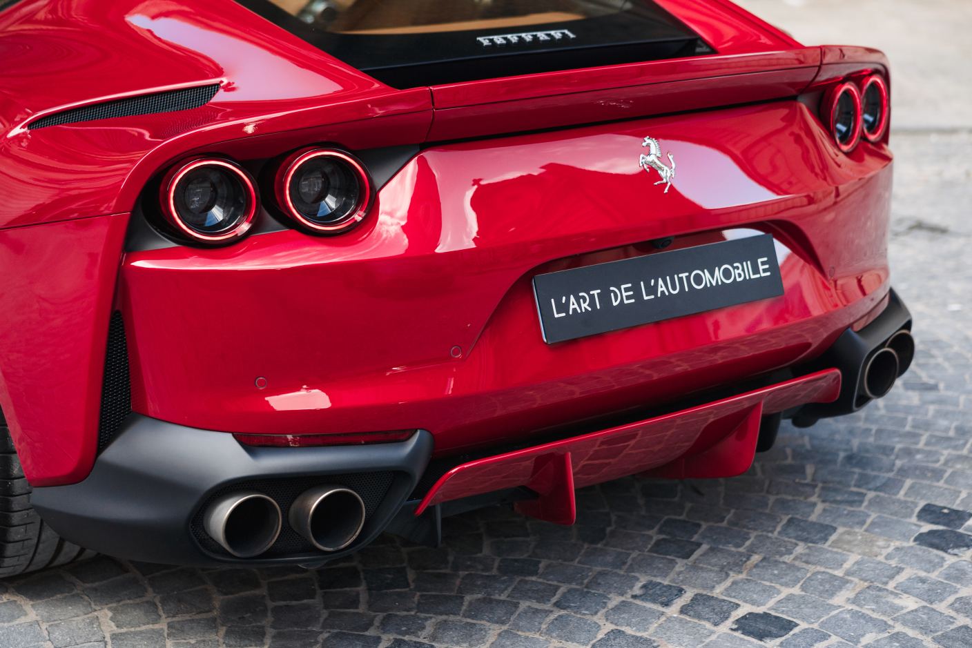 Lart De Lautomobile Ferrari 812 Superfast Rosso