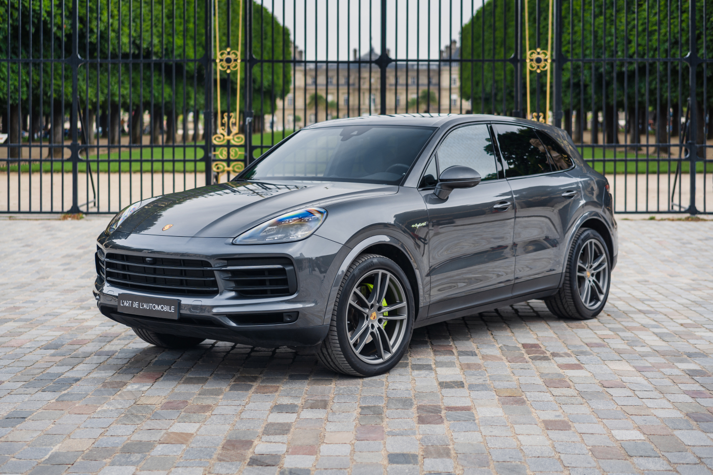 L'art de l'automobile Porsche Cayenne EHybrid *Gris