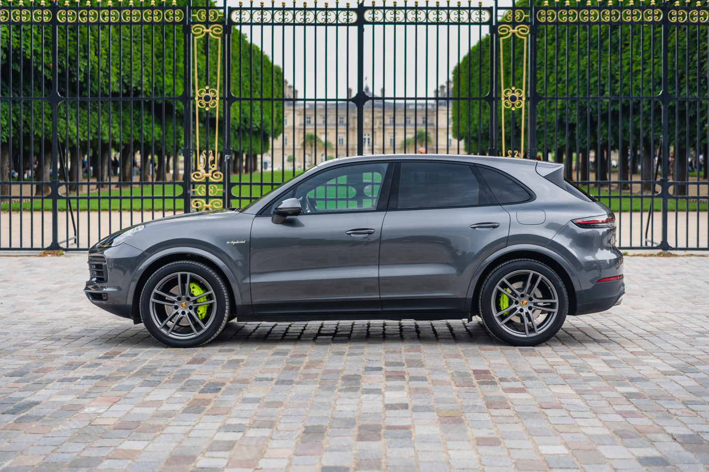 L'art de l'automobile Porsche Cayenne EHybrid *Gris