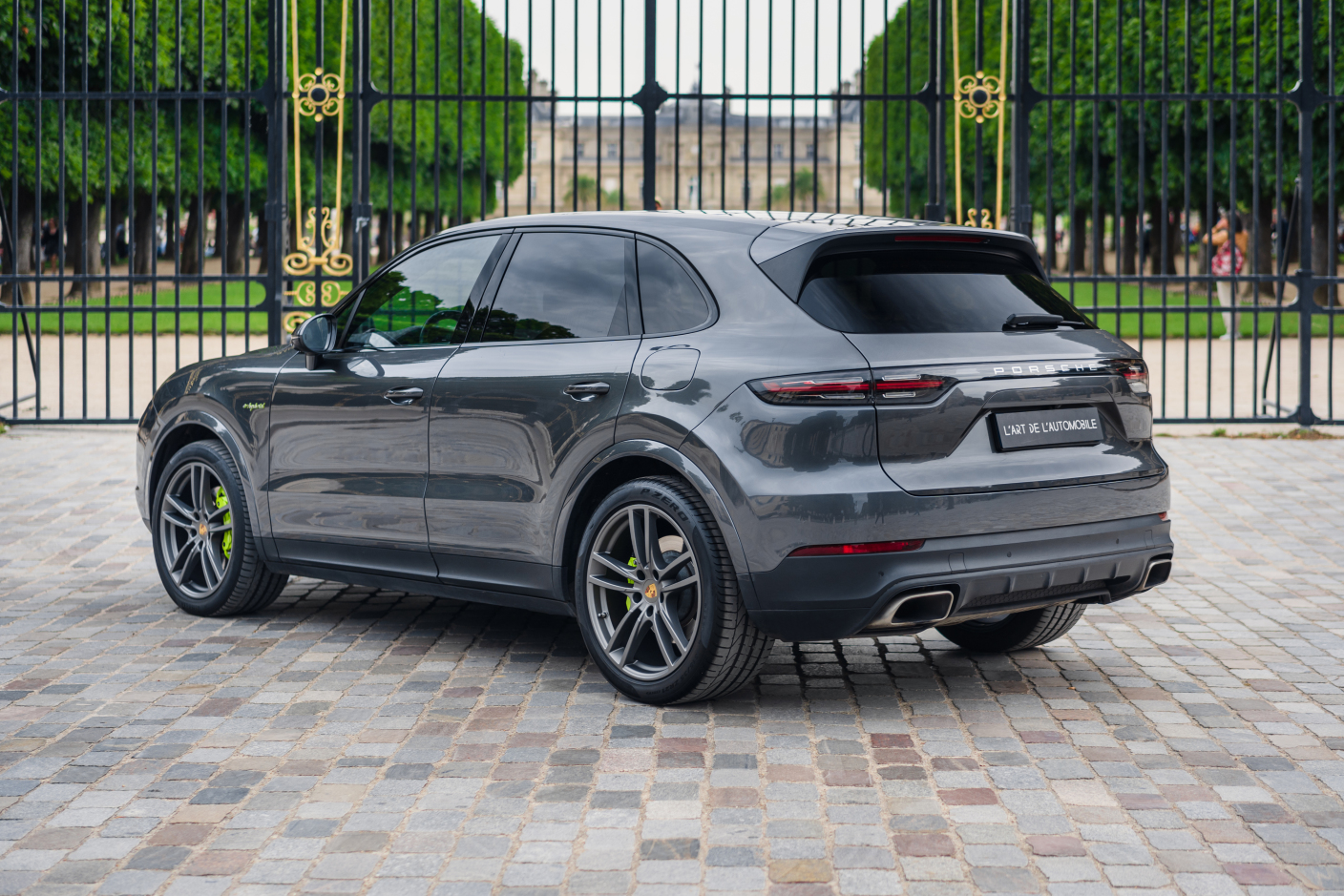 L'art de l'automobile Porsche Cayenne EHybrid *Gris
