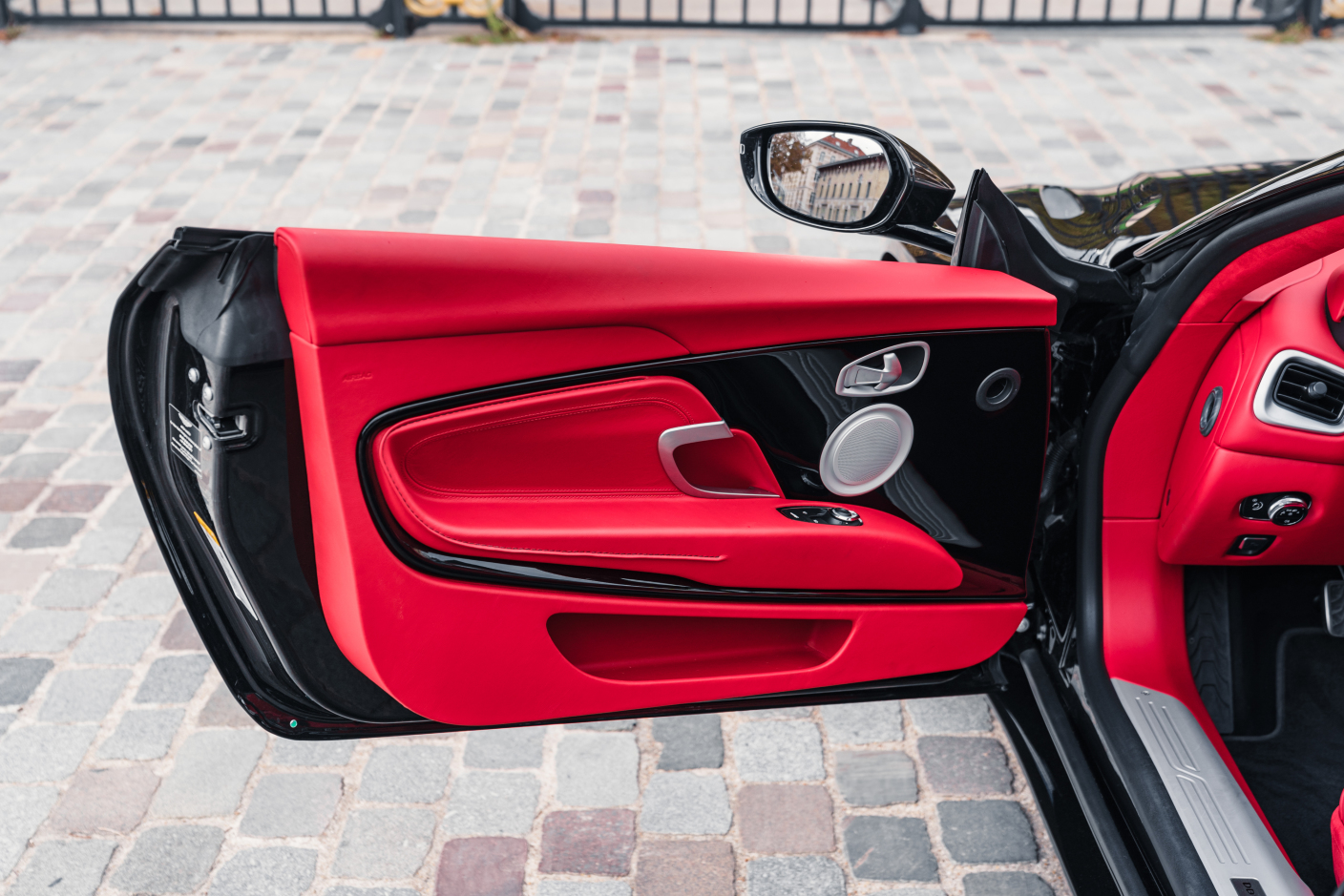 L'art De L'automobile | Aston Martin DB11 V8 Volante