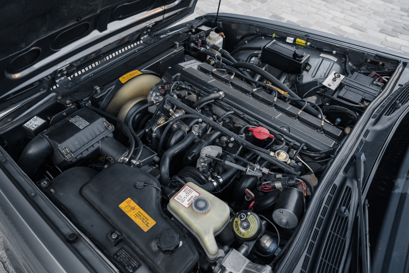 L'art de l'automobile Jaguar XJ6 4.0 *Low mileage*