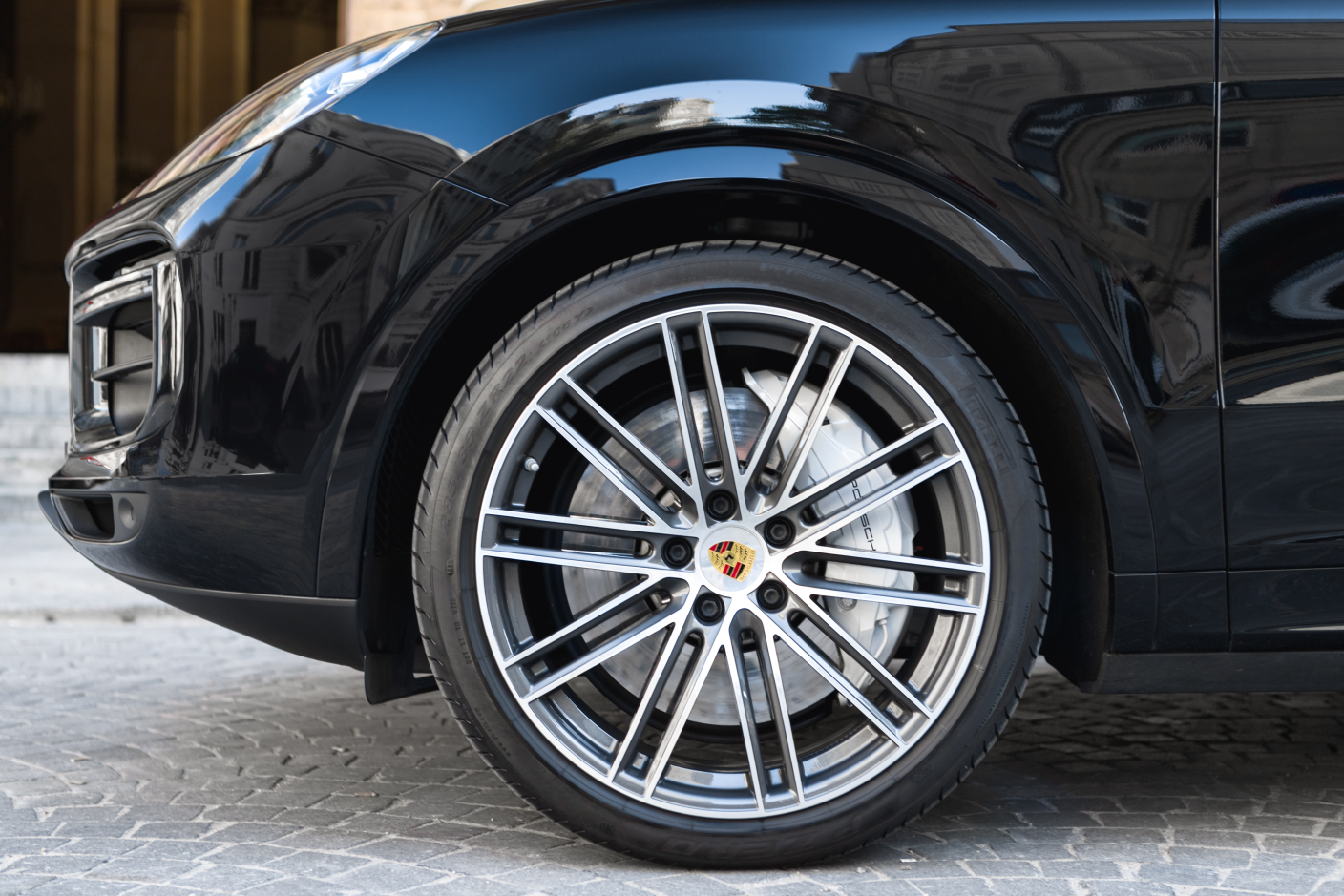 L'art de l'automobile Porsche Cayenne Turbo Coupé *Panoramic