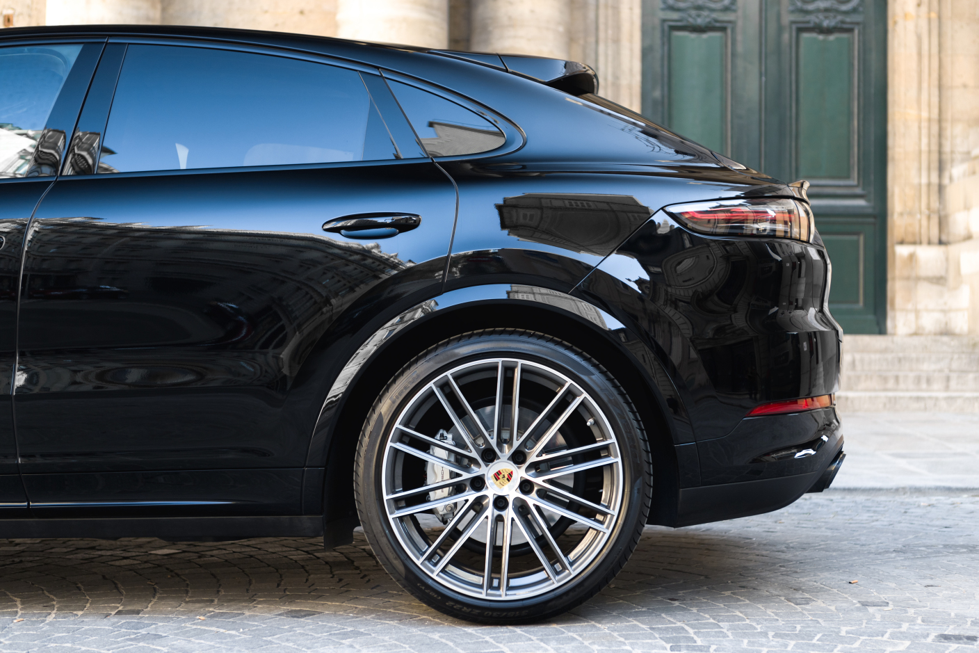 L'art de l'automobile Porsche Cayenne Turbo Coupé *Panoramic