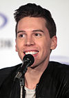 Jordan Gavaris by Gage Skidmore.jpg