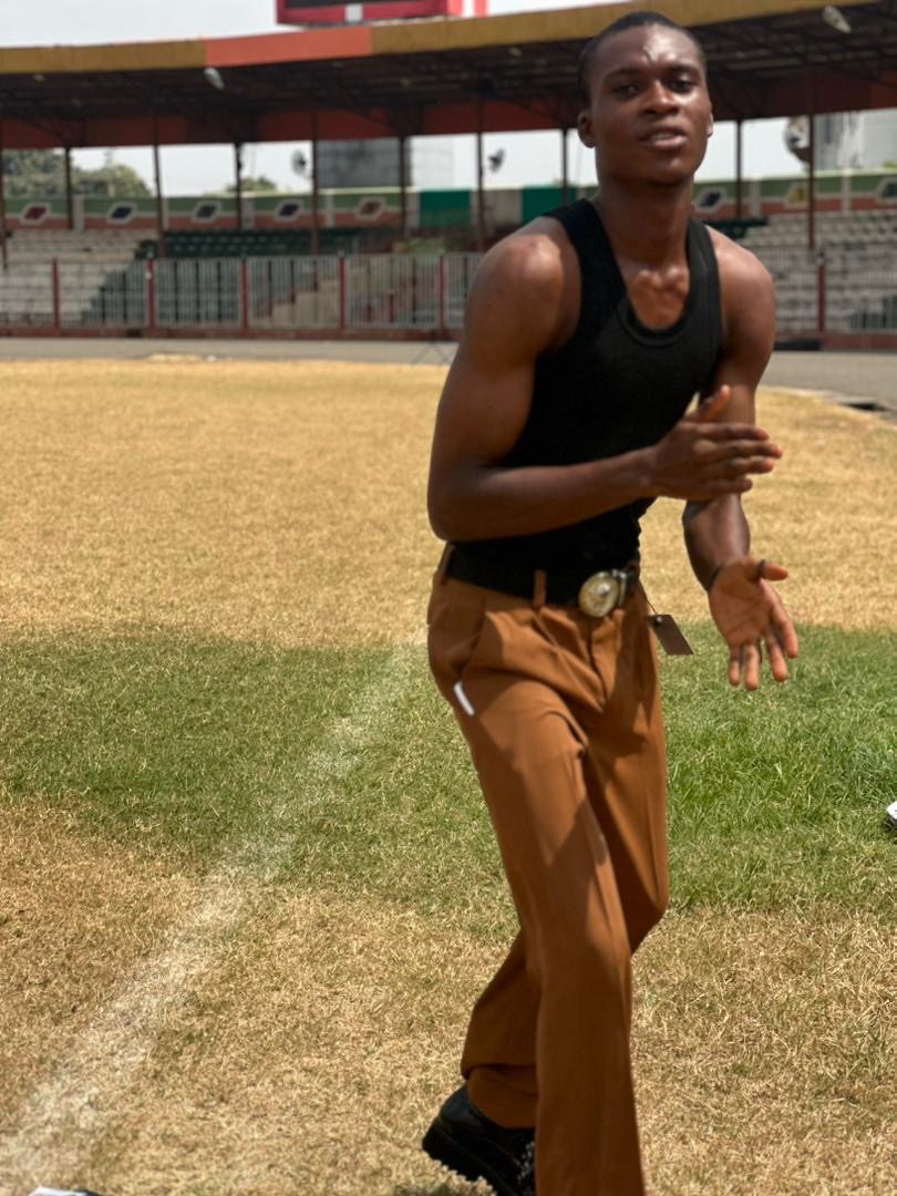 Plain pleated trousers 