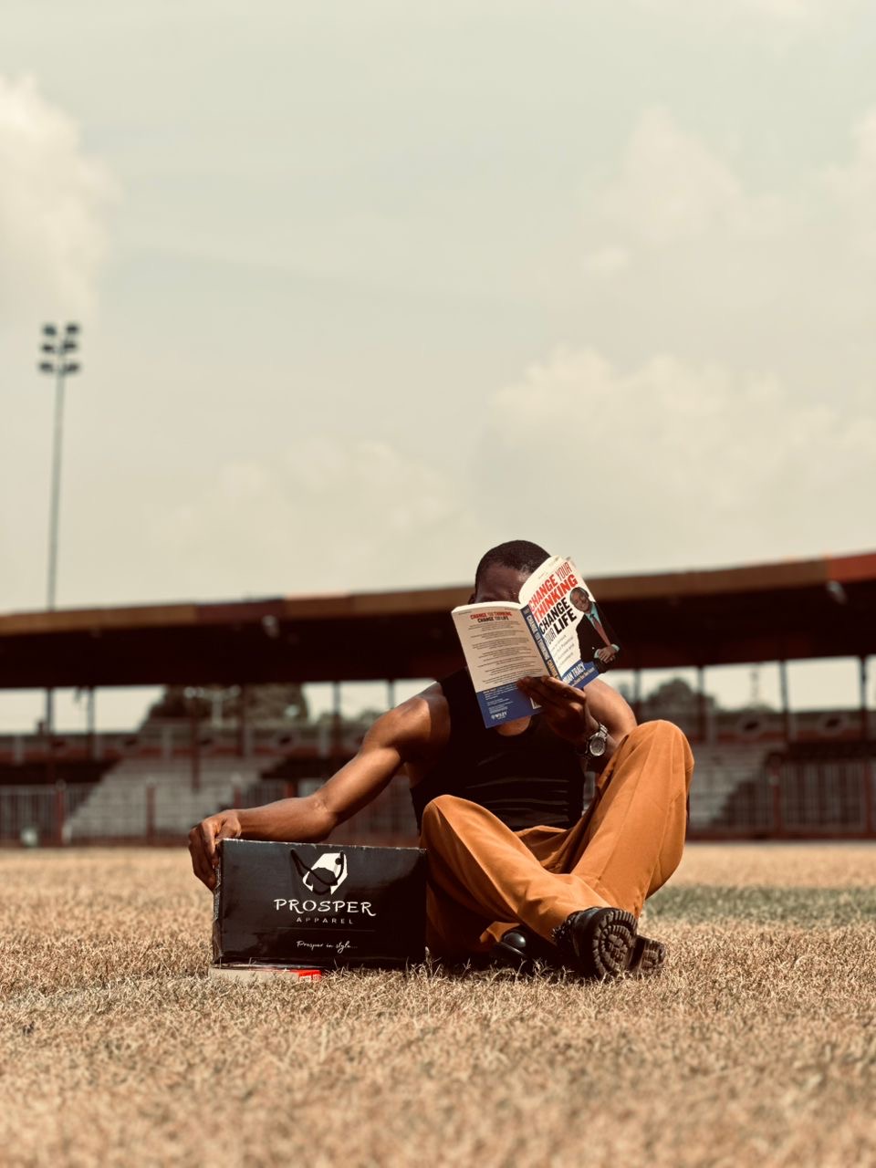 Plain pleated trousers 