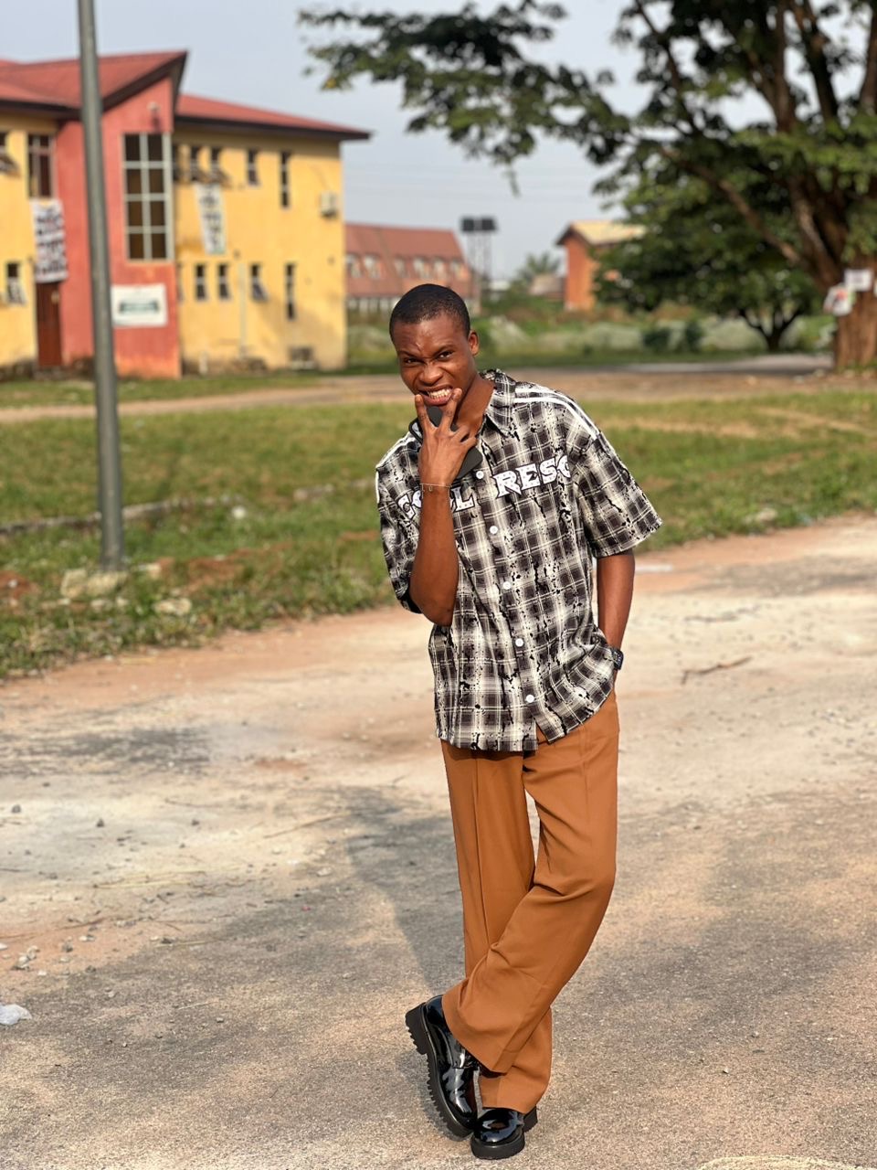 Plain pleated trousers 