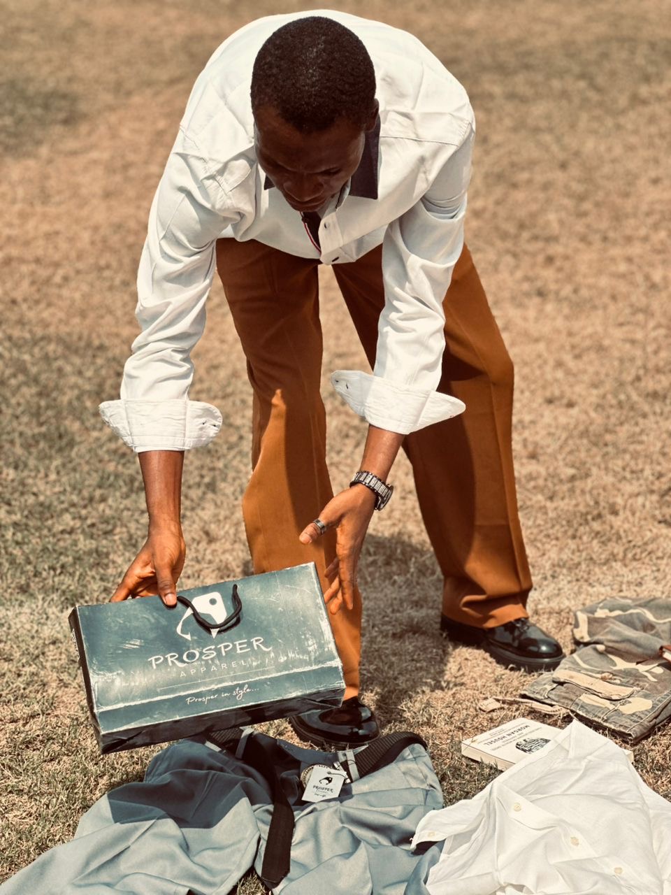 Plain pleated trousers 