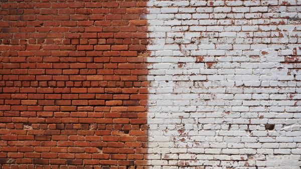 Distressed Brick Wall before and after dry ice blast cleaning