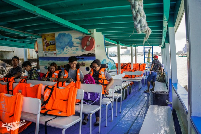 Koh Larn ferry