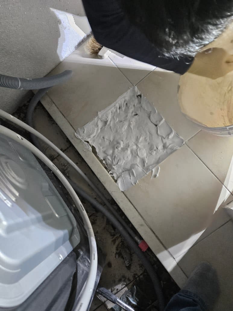 누수탐지flooded room