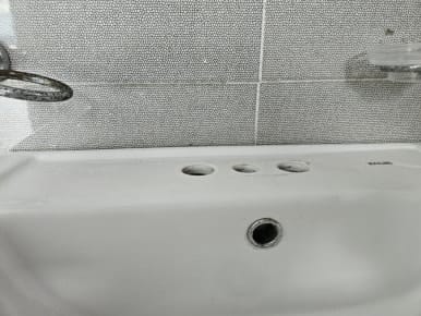 누수탐지flooded room