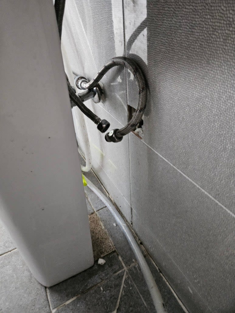 누수탐지flooded room