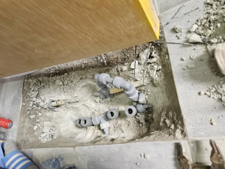 누수탐지flooded room