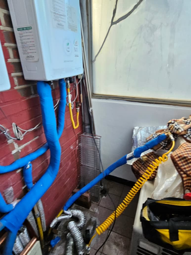 누수탐지flooded room