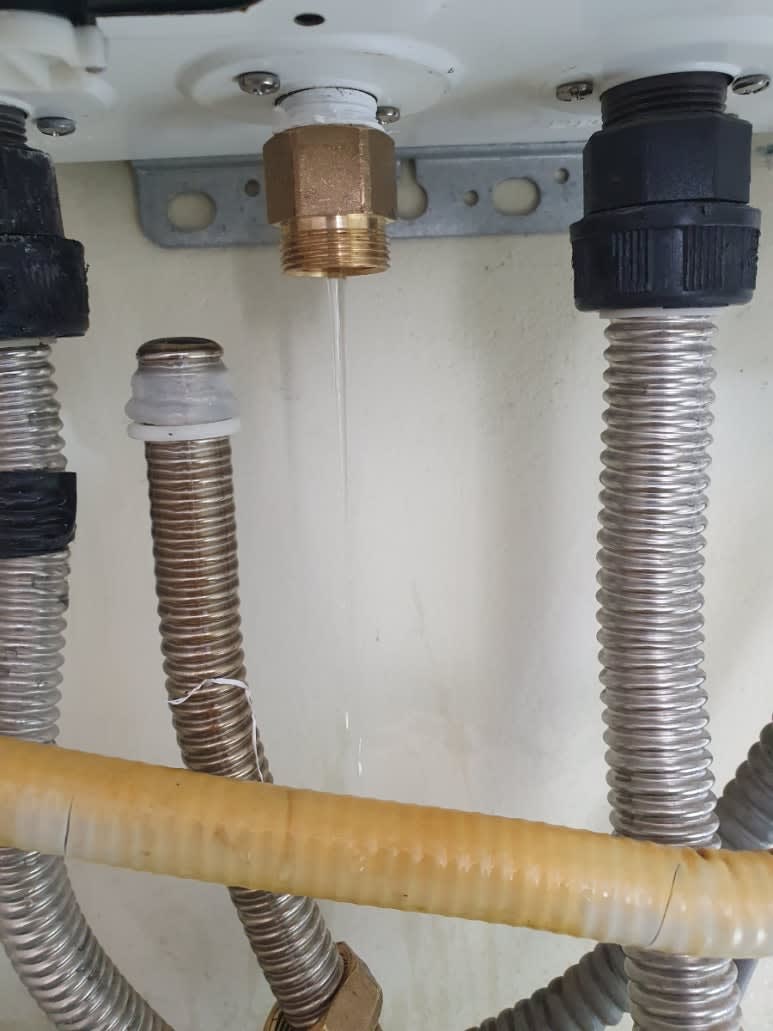 누수탐지flooded room