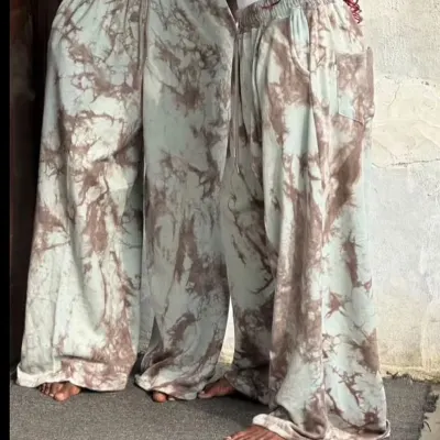 Baggy wide-leg sweatpants