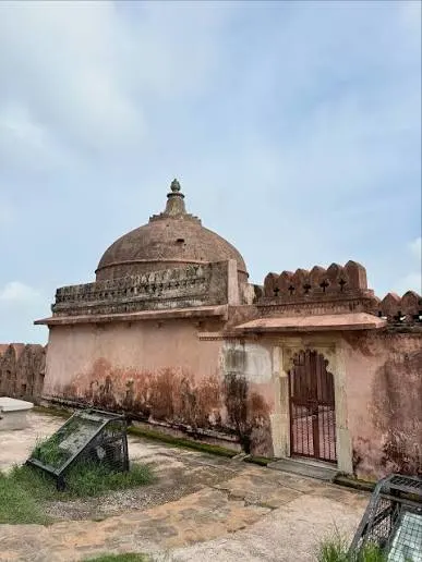 Jhalia Ka Malia at Kumbhalgarh Fort, a small domed palace building with its wooden door shut
