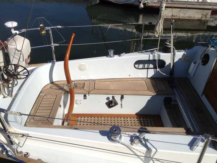 Teak Cockpit Seats and Sole After a Teak Deep Clean