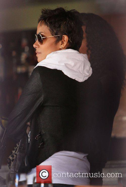 Halle Berry 4 Halle Berry 4