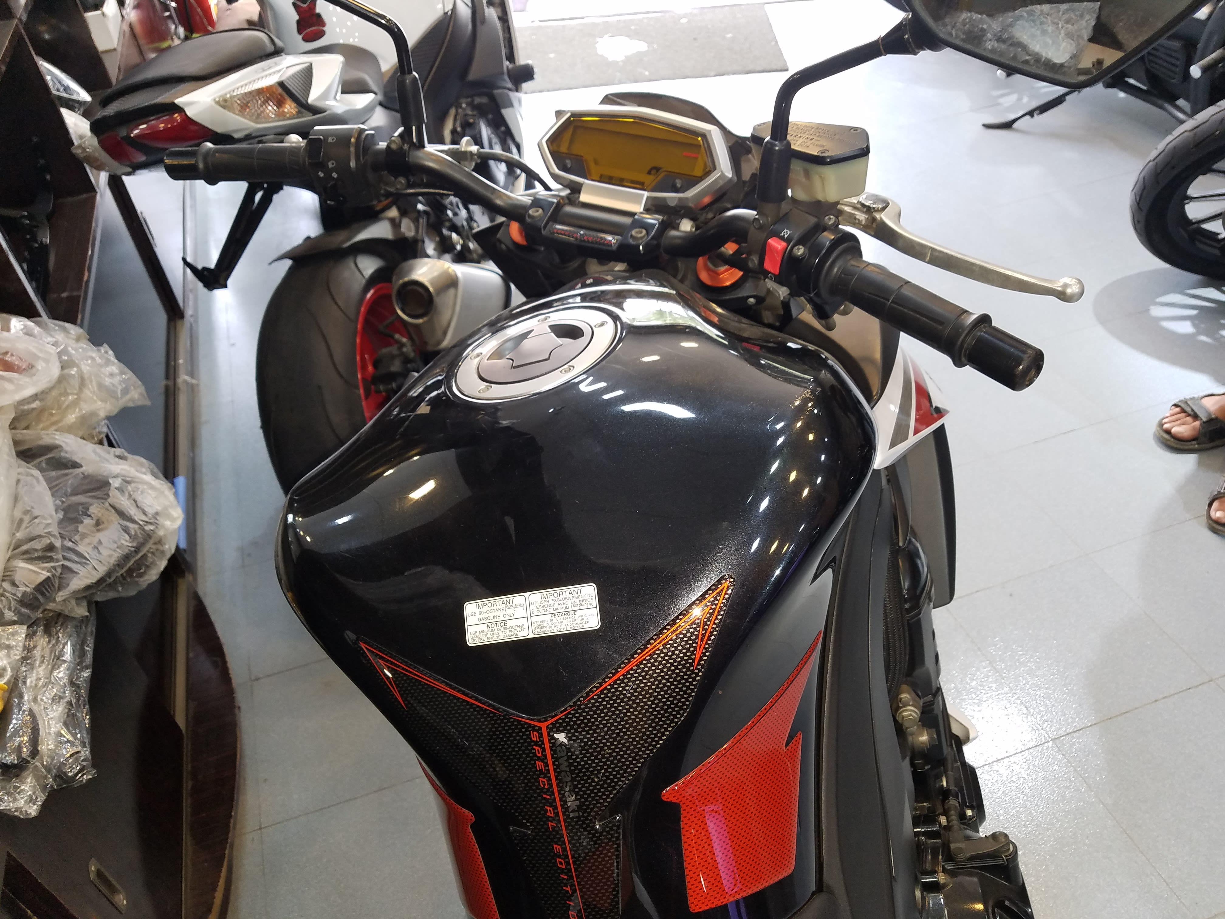 Kawasaki Z1000 for sale in Karachi ebike.pk