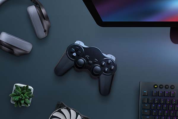 GAMES & GAMING ACCESSORIES