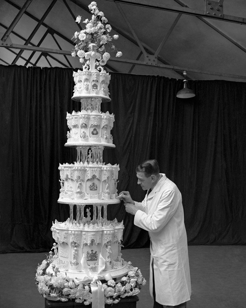 Queen Elizabeth's Wedding Cake