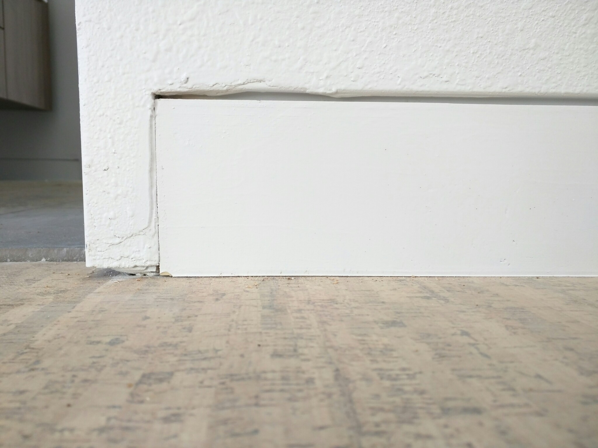 Finishing trimless doors with EZYJamb