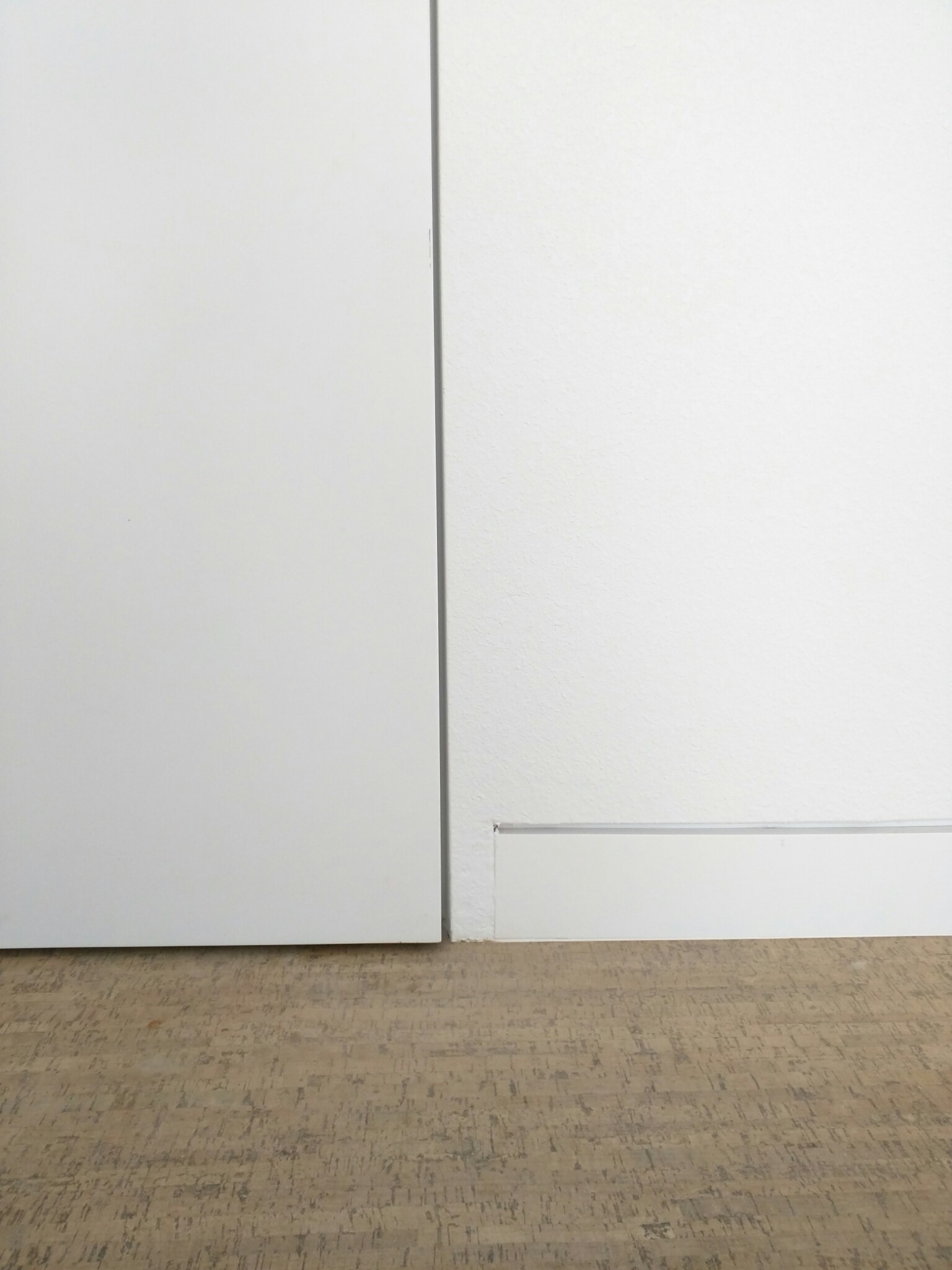 Finishing trimless doors with EZYJamb