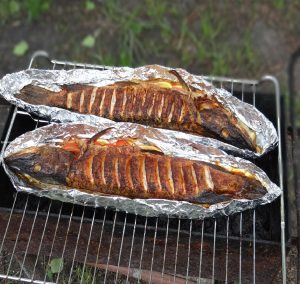 Шашлык из щуки на решетке