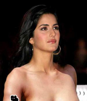 Bollywood Actress Katrina Kaif Caught Without Bra Oops Pics