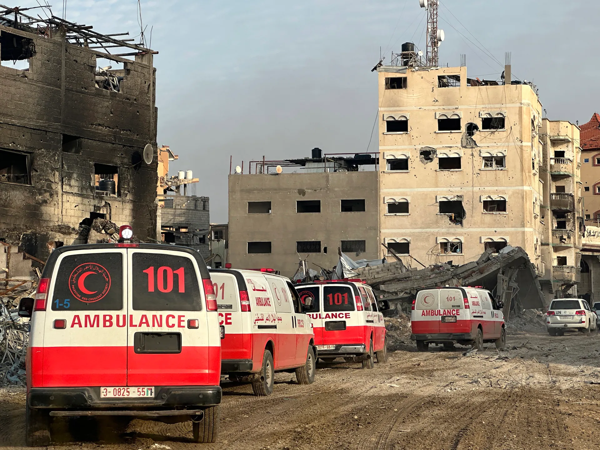 Double strike on Gaza's Nasser hospital leaves journalists and rescouers dead