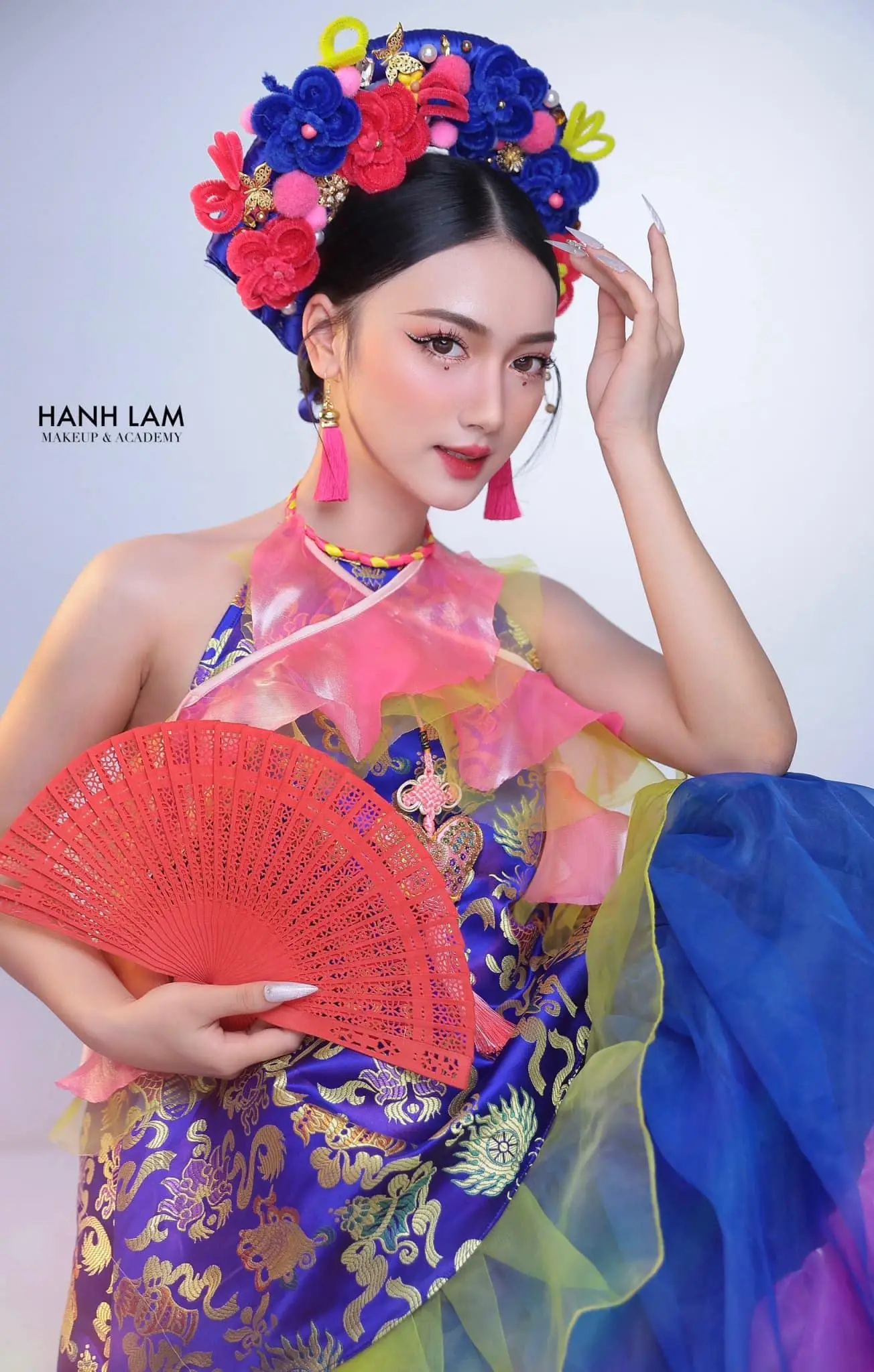 Dịch vụ makeup kỷ yếu Hà Nội: Nơi hội tụ xu hướng đẹp lung linh 2 dich vu makeup ky yeu ha noi noi hoi tu xu huong dep lung linh 6857e99b8a1b6 6857e99c368ae
