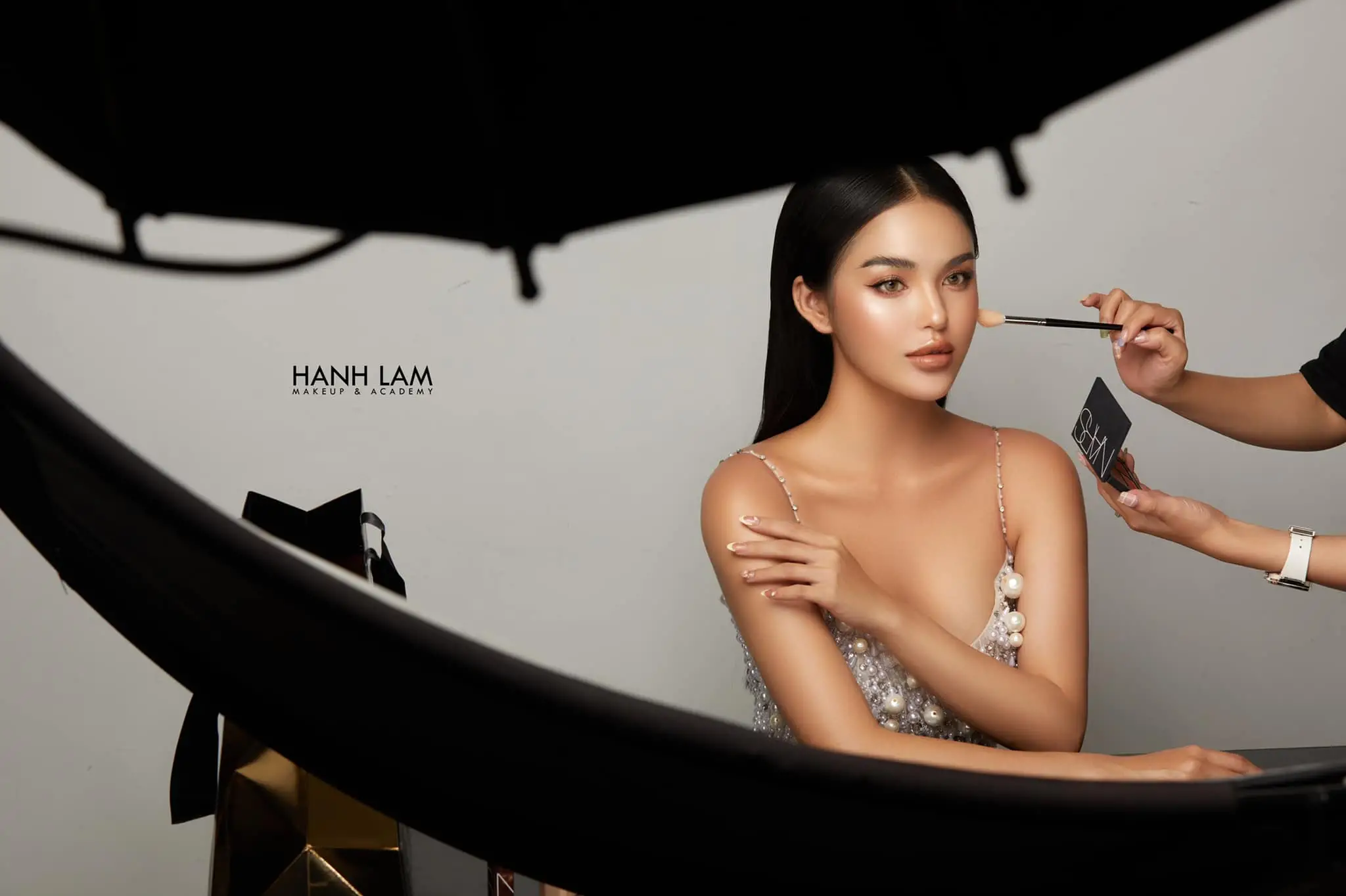 Dịch vụ makeup chụp ảnh beauty chuyên nghiệp – Nâng tầm vẻ đẹp của bạn 4 dich vu makeup chup anh beauty chuyen nghiep nang tam ve dep cua ban 68581b6cb98db 68581b6d4e46b
