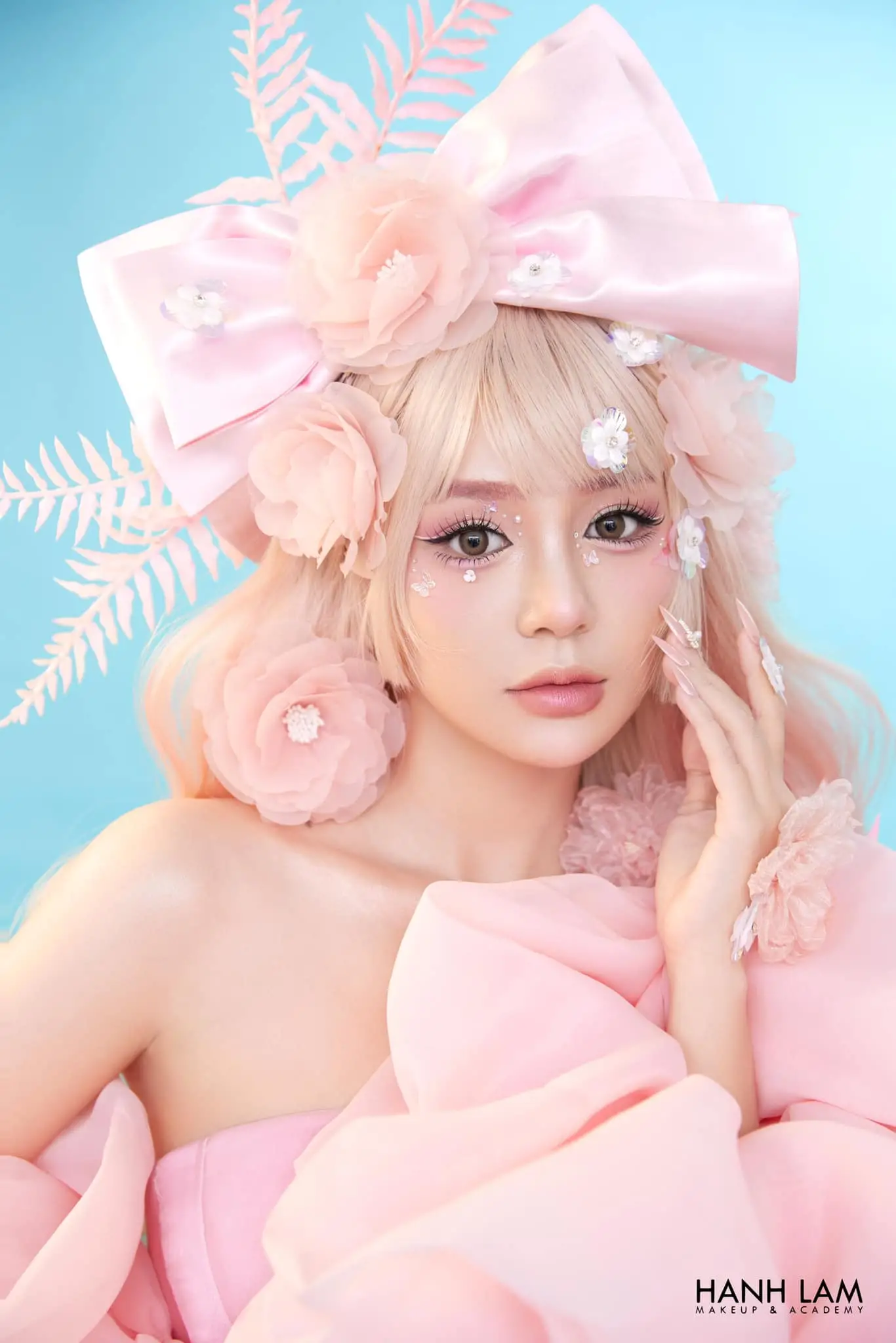 Xu hướng makeup kỷ yếu tone hồng: Gợi ý và lưu ý quan trọng 5 xu huong makeup ky yeu tone hong goi y va luu y quan trong 6868dccaba3a7 6868dccb5bd24