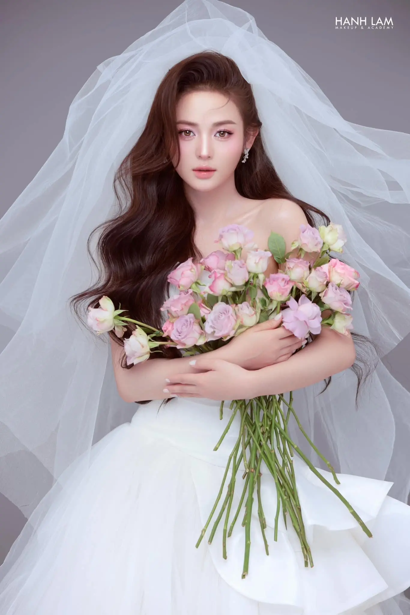 Rực rỡ với phong cách makeup cô dâu tự nhiên 2 ruc ro voi phong cach makeup co dau tu nhien 69172c38d6c48 69172c398004f